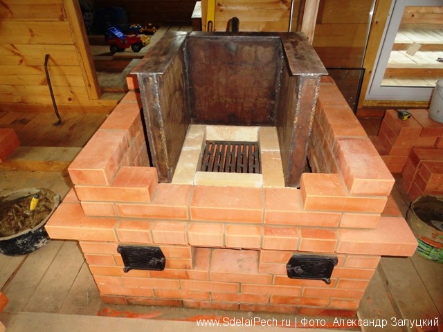 Кирпичная печь с водяным контуром для отопления дома: особенности и разновидности